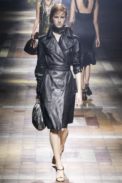 Look 27